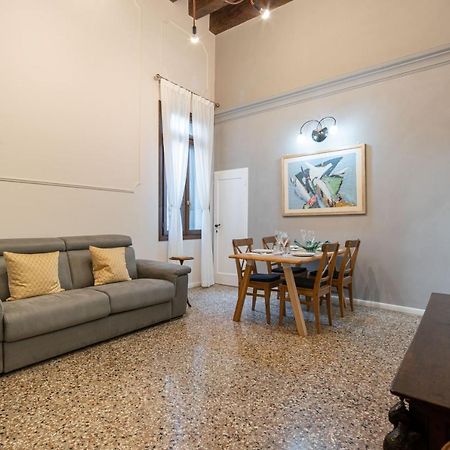 Apartment Sisila Venesia Bagian luar foto